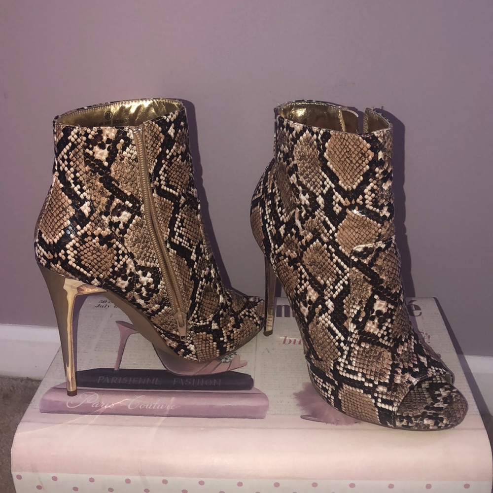 Snakeskin open toe Booties